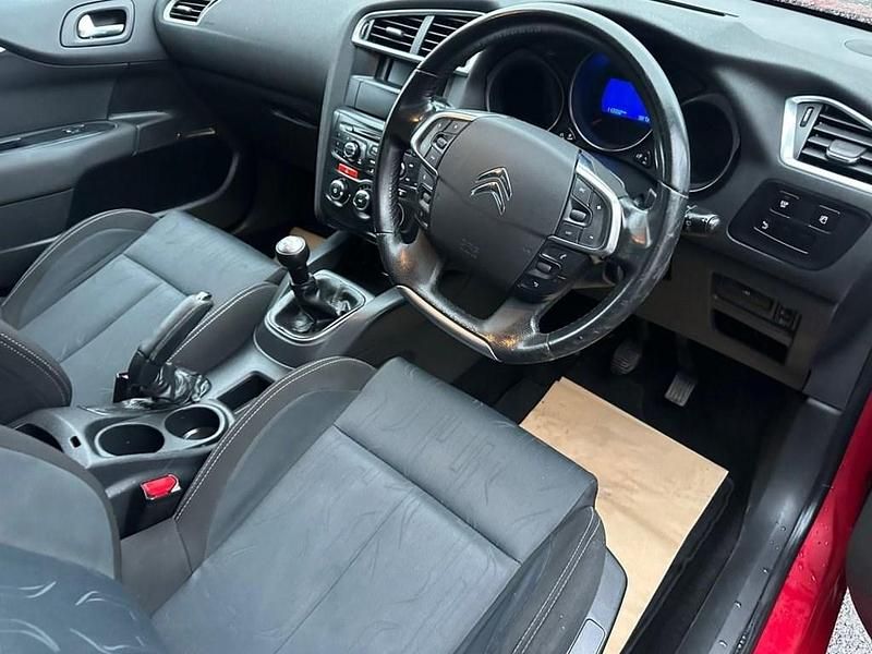 Used Citroën C4 VTR Sport 90 HP (66 kW) 2012 Red Hatchback