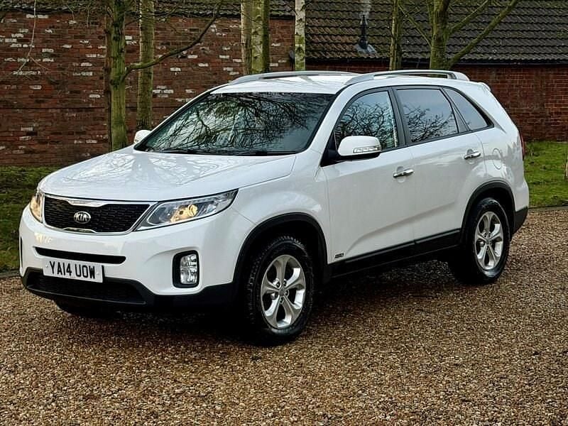 White Used 2014 Kia Sorento SUV | £7,495 (Fair price) - Image 1/4