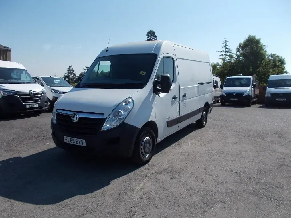 Used Vauxhall Movano 110 HP (80 kW) 2015 White MPV