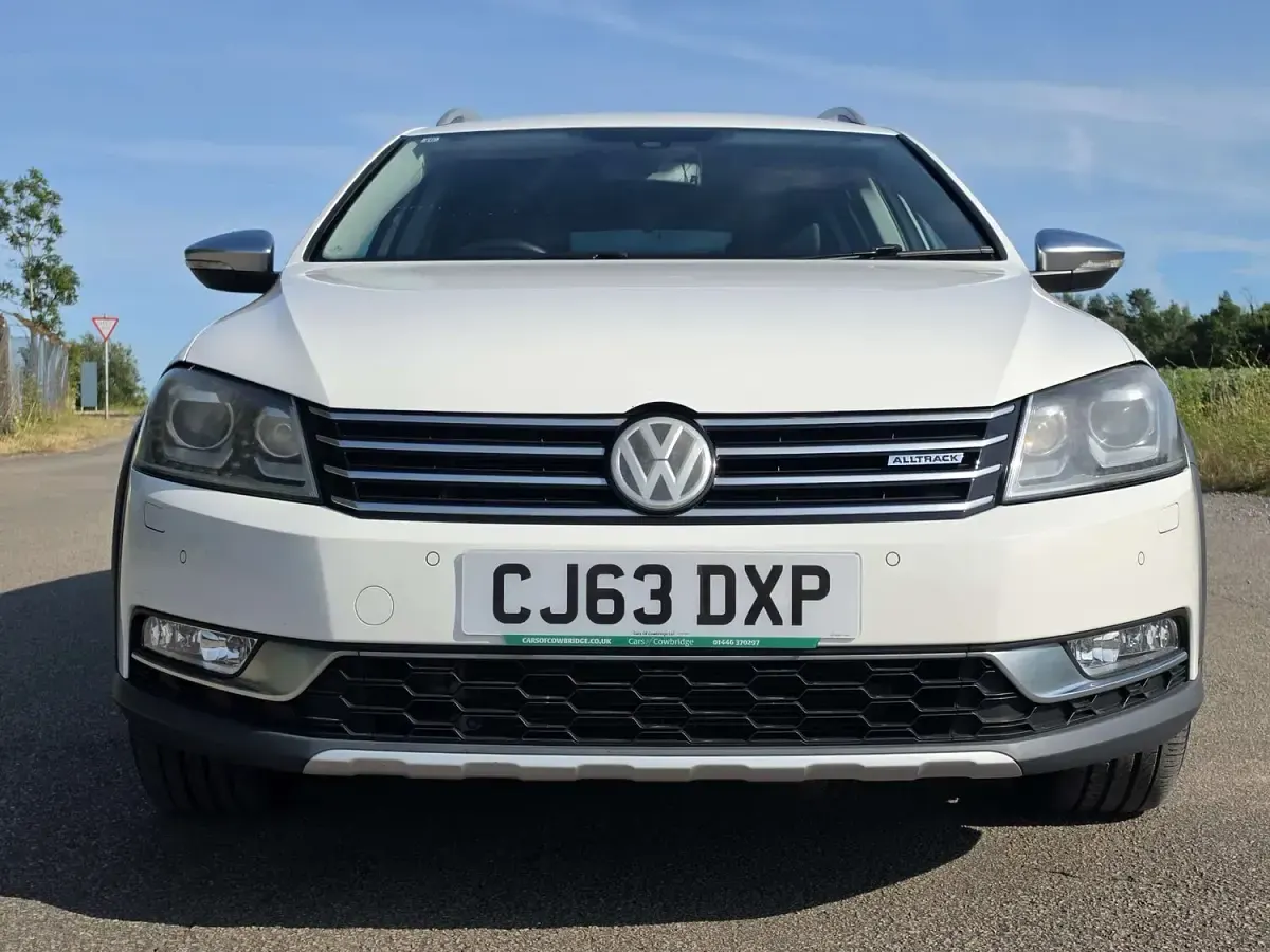Used VW Passat Alltrack S 2013 White Estate
