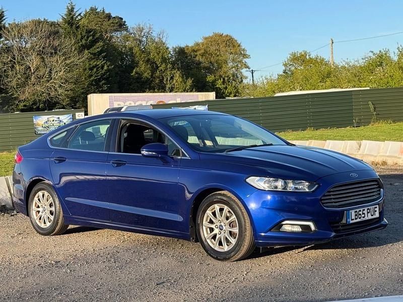Used Ford Mondeo Zetec 120 HP (88 kW) 2016 Blue Hatchback