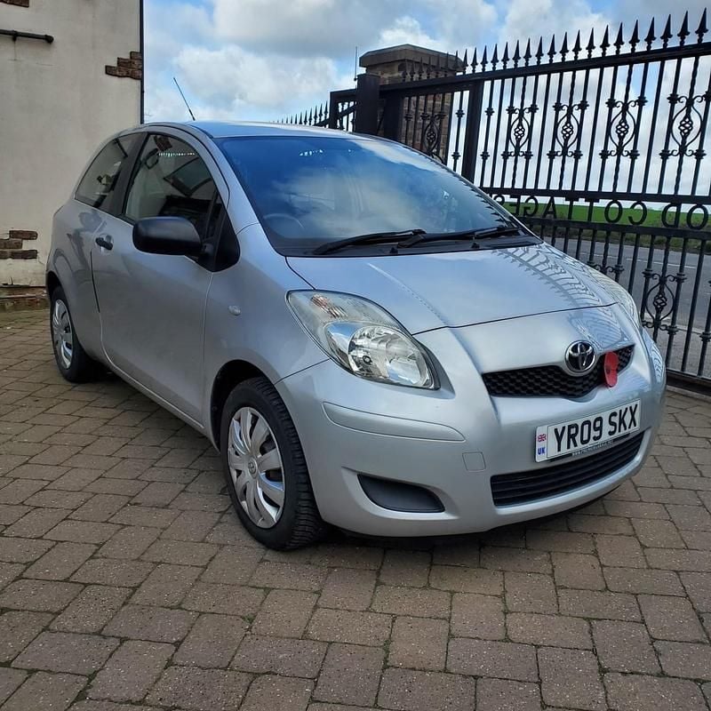 Used Toyota Yaris T2 2009 Silver Hatchback
