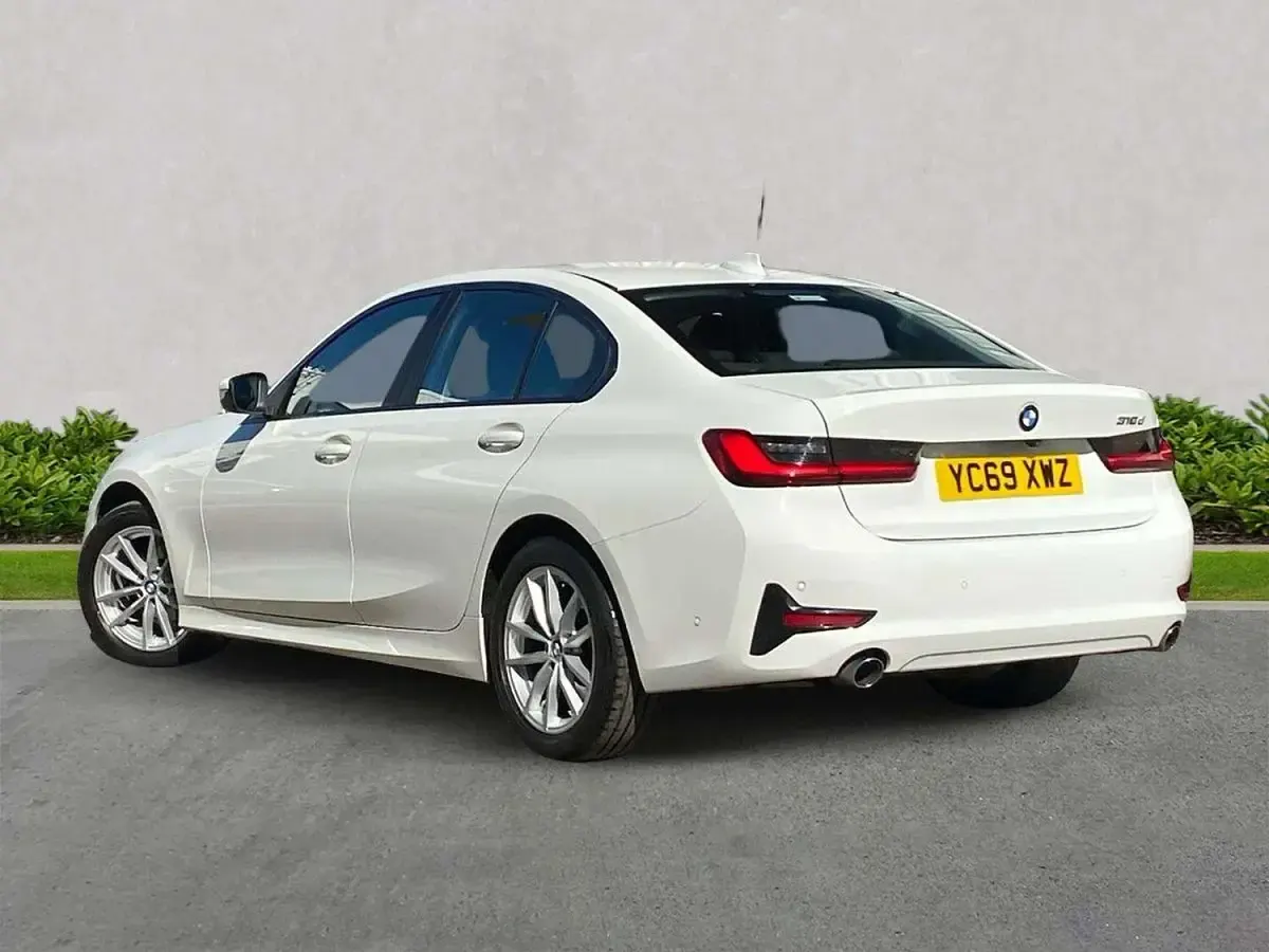 Used BMW 318 150 HP (110 kW) 2019 White Sedan
