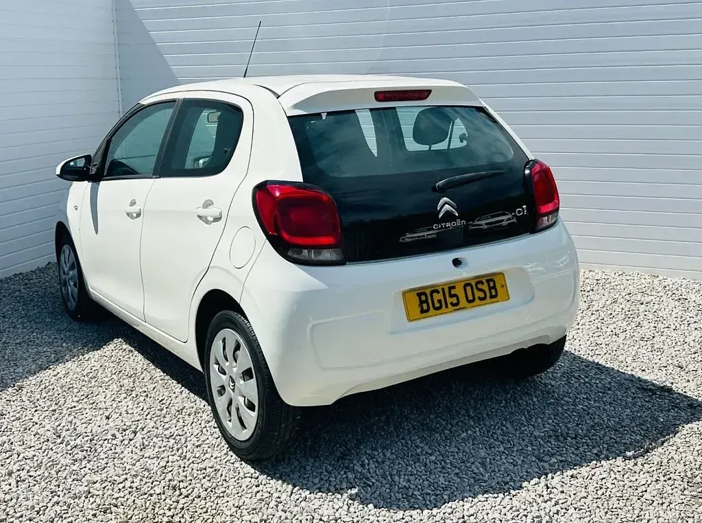 Used Citroën C1 Feel 68 HP (50 kW) 2015 White Hatchback