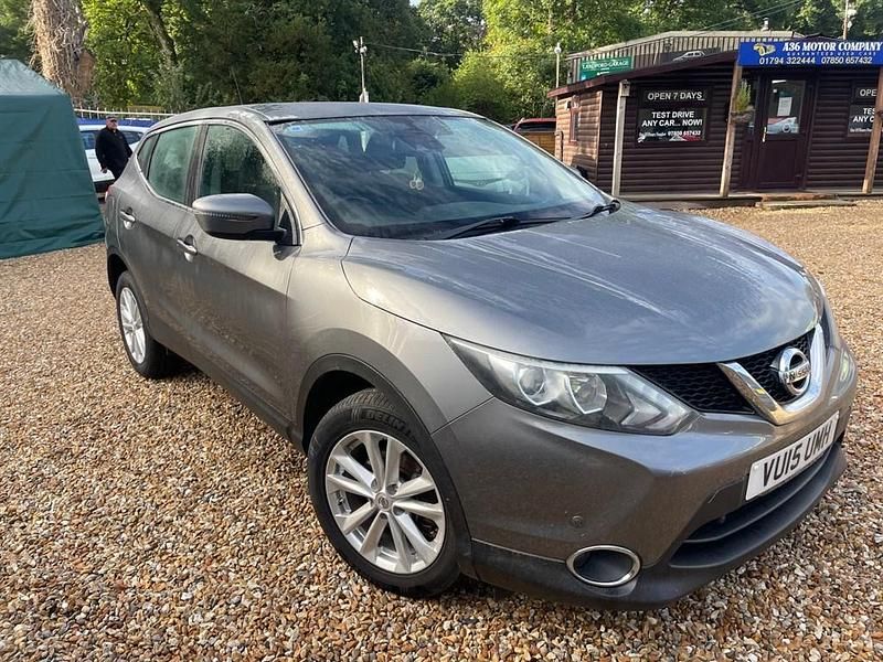 Grey Used 2015 Nissan Qashqai Acenta SUV | £4,495 (Fair price) - Image 1/4