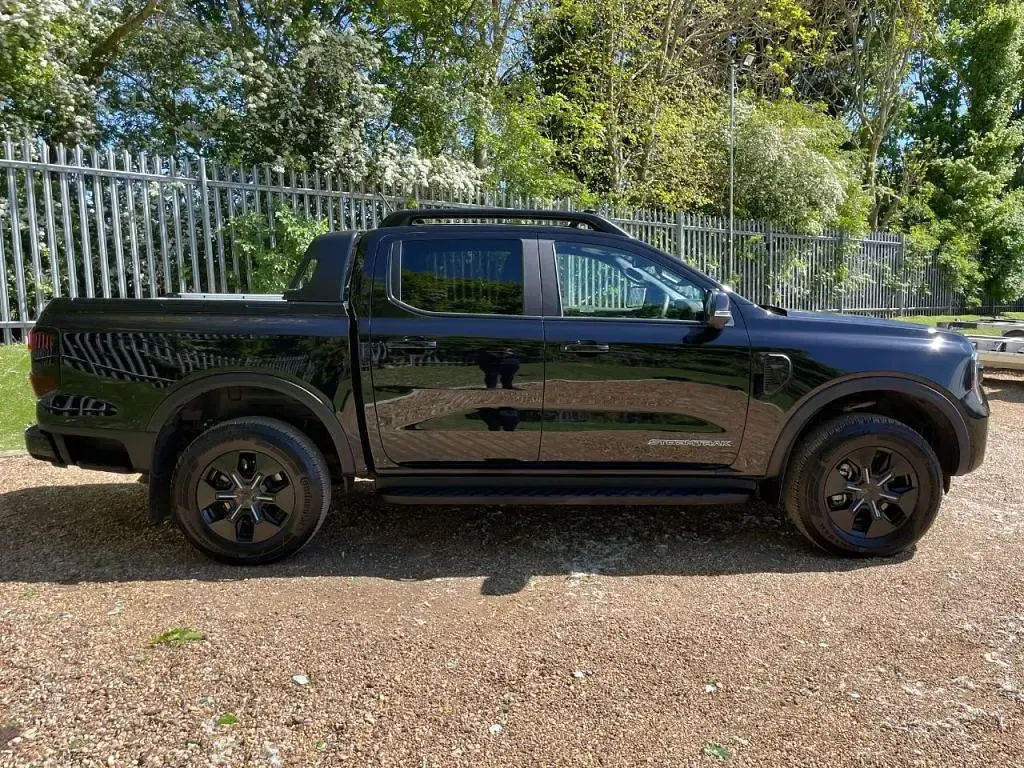 Used Ford Ranger 281 HP (206 kW) 2025 Black Pickup