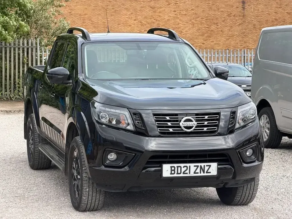 Usado Nissan Navara N-Guard 190 CV (139 kW) 2021 Negro Pickup/Camioneta