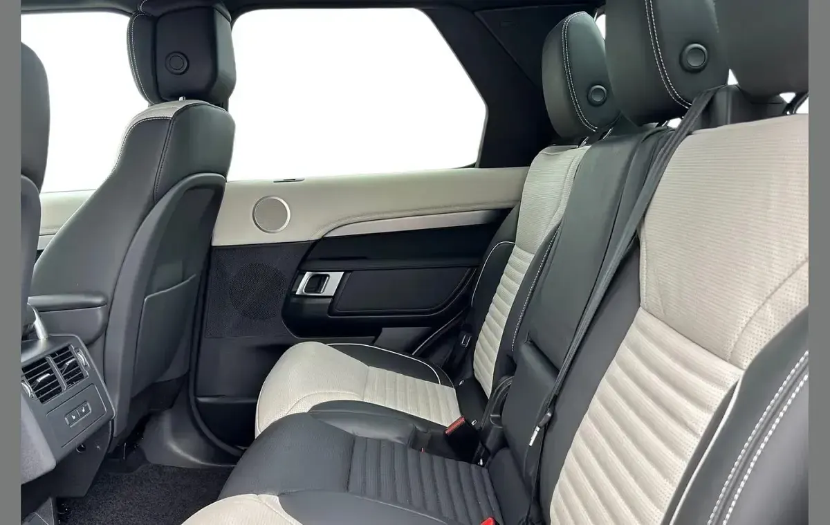 Used Land Rover Discovery HSE Dynamic 296 HP (217 kW) 2023 White SUV