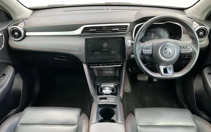 Used MG ZS Trophy 114 kW (156 HP) 2023 White SUV