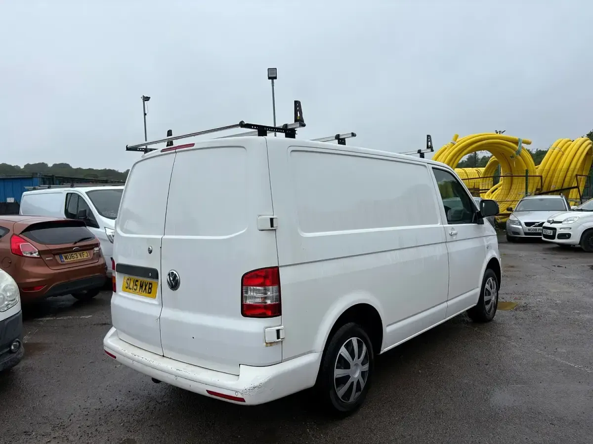 Used VW Transporter Trendline 140 HP (102 kW) 2015 White Van