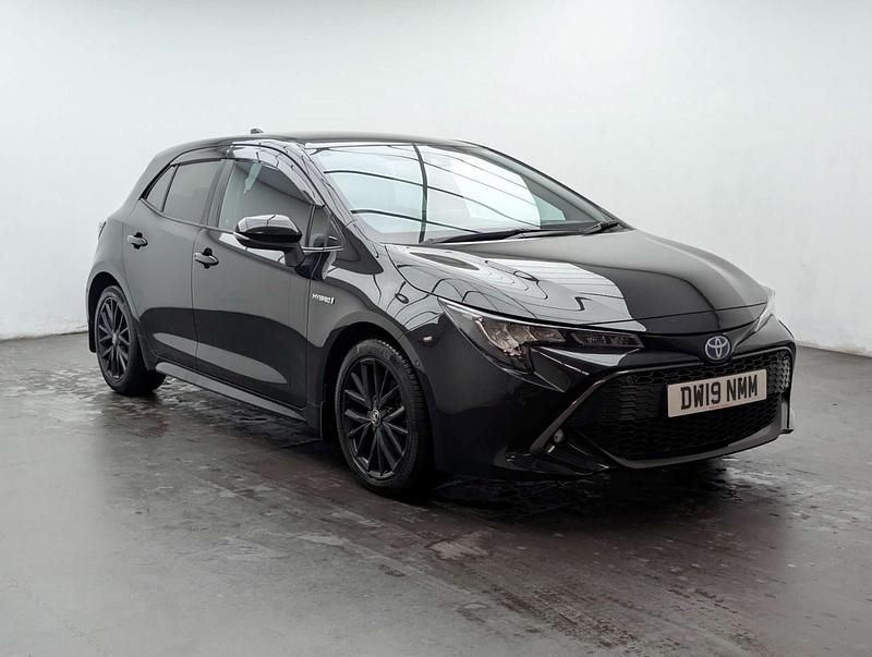 Used Toyota Corolla Design 122 HP (89 kW) 2019 Black Hatchback