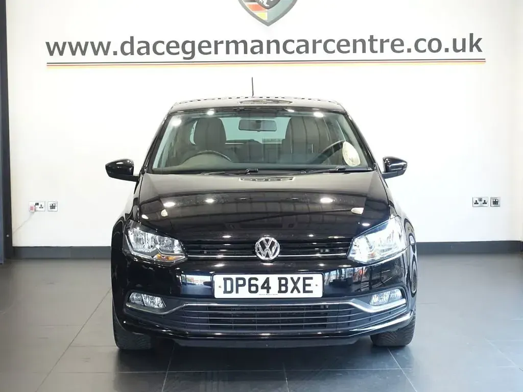 Used VW Polo Design 90 HP (66 kW) 2015 Black Hatchback