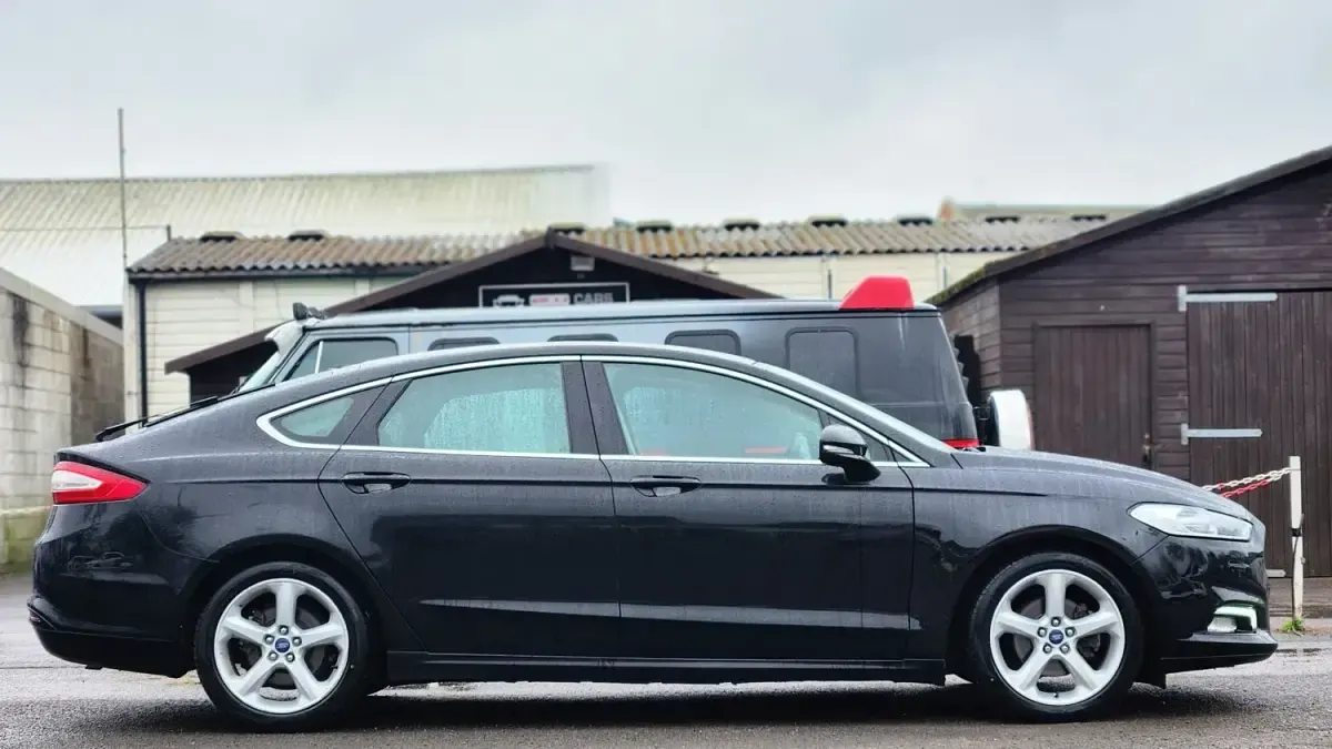 Usado Ford Mondeo Titanium 2017 Preto Citadino