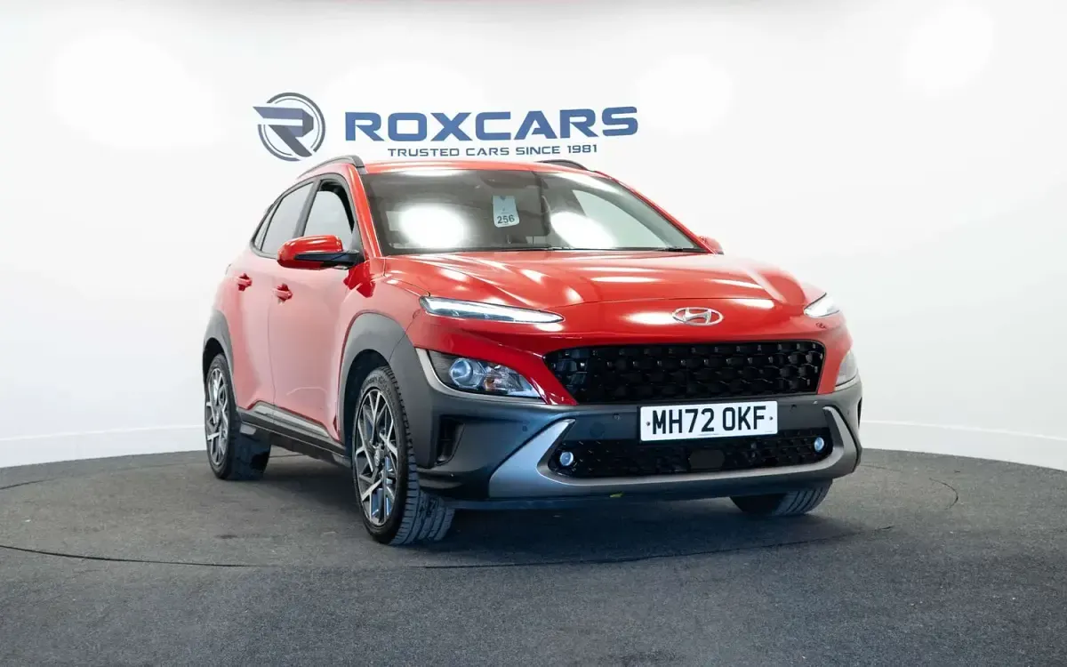 Używany Hyundai Kona Premium 141 KM (103 kW) 2023 Czerwony SUV