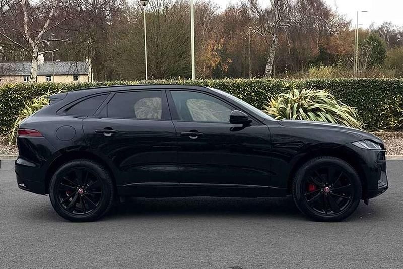 Used Jaguar F-Pace R-Dynamic 200 HP (147 kW) 2022 Black SUV