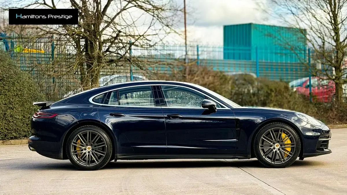 Used Porsche Panamera 440 HP (323 kW) 2017 Blue Hatchback