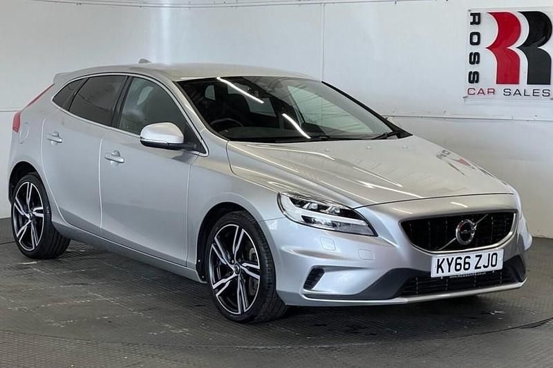 Used Volvo V40 R-Design Pro 190 HP (139 kW) 2016 Silver Hatchback