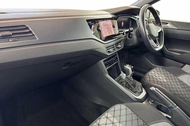 Used VW Polo R-line 110 HP (80 kW) 2022 White Hatchback