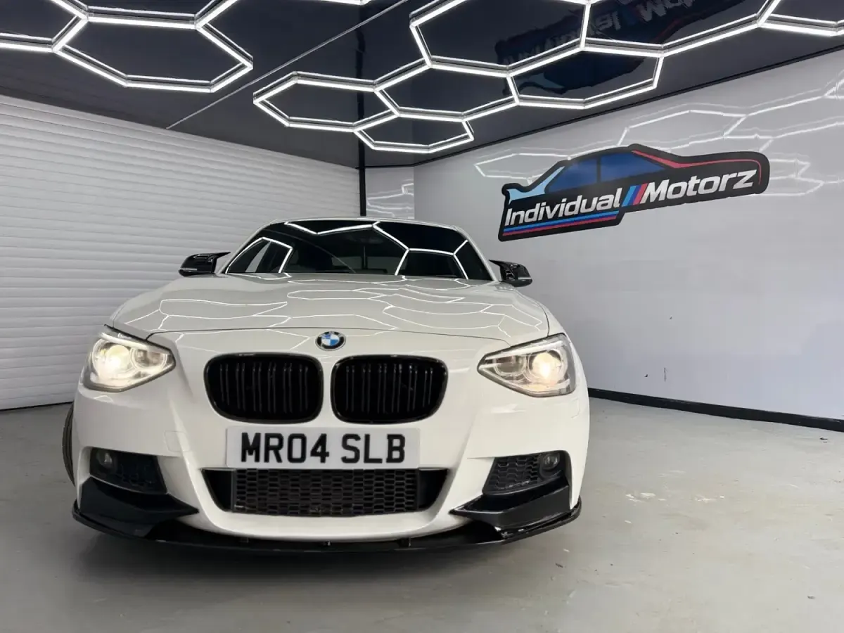 Begagnad BMW 120 M Sport 2013 Vit Halvkombi