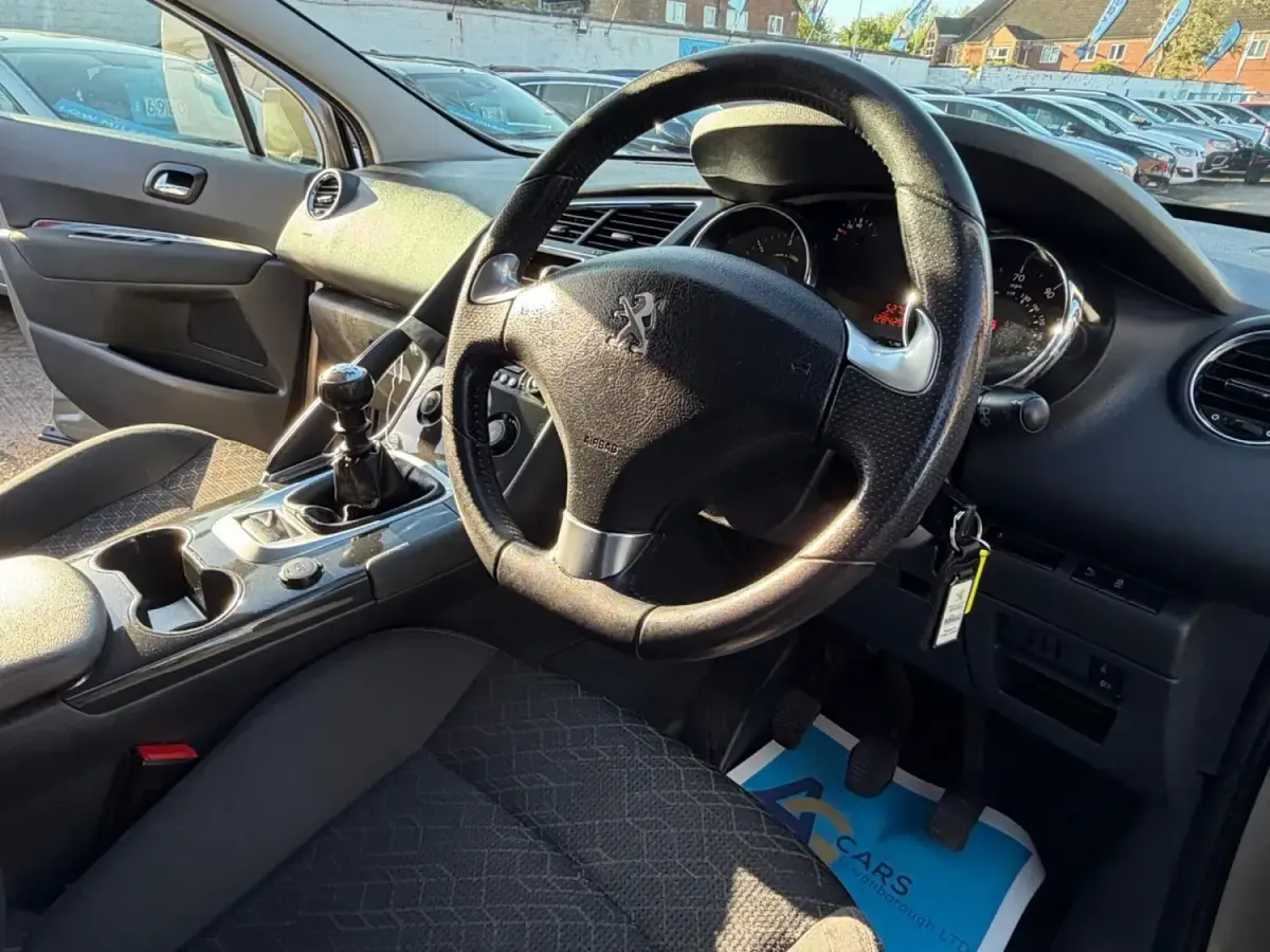 Used Peugeot 3008 Active 115 HP (84 kW) 2015 Grey Estate