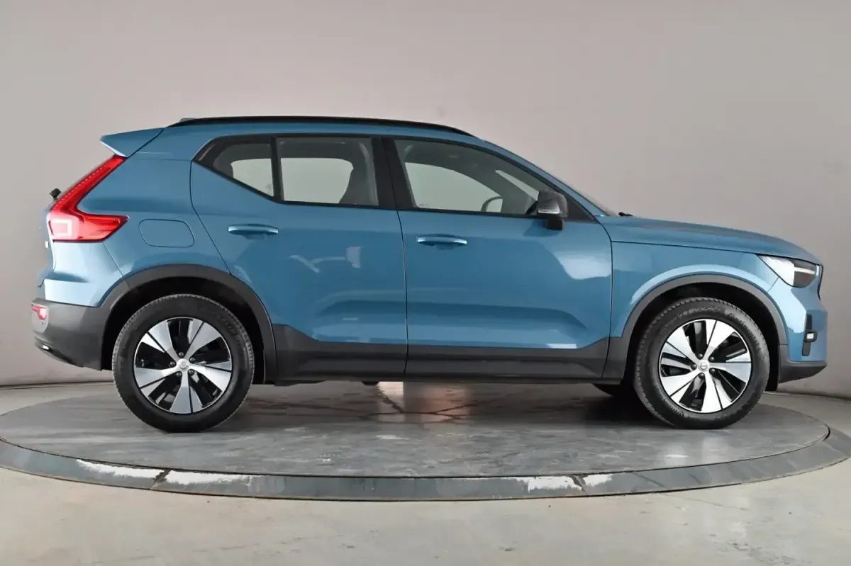 Second-hand Volvo XC40 Plus 2022 Albastru SUV