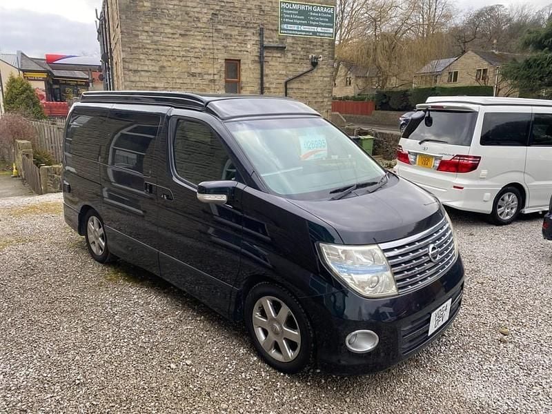 Used Nissan Elgrand 2004 Black MPV