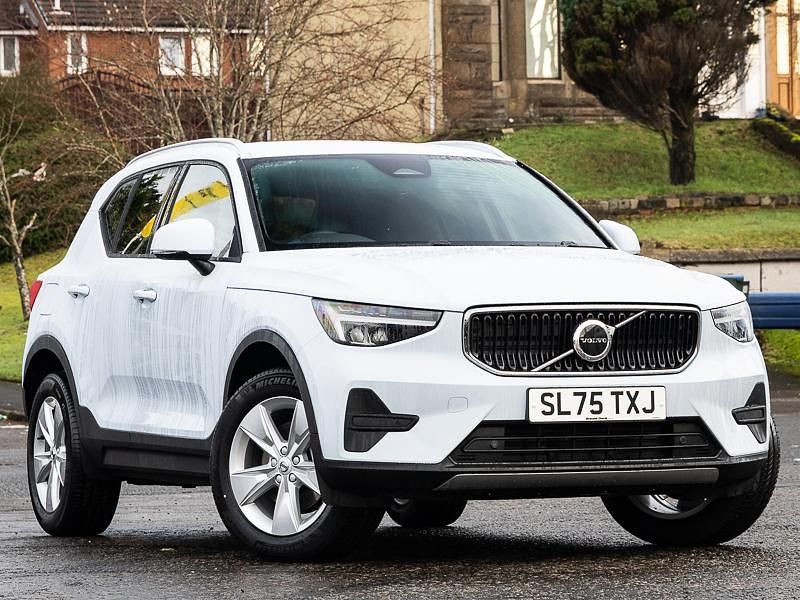 Blue New 2025 Volvo XC40 Core SUV | £29,998 (Super price) - Image 1/4