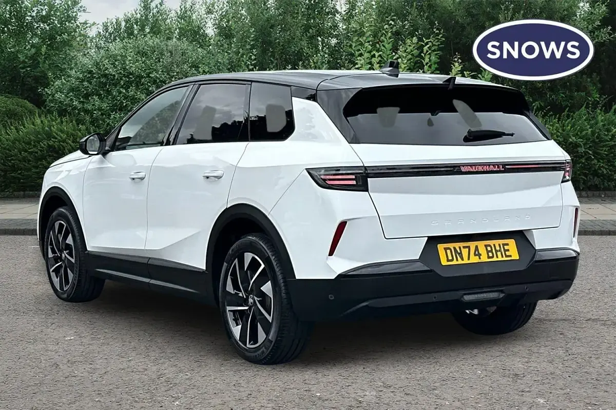 Used Vauxhall Grandland X Ultimate 136 HP (100 kW) 2025 White SUV