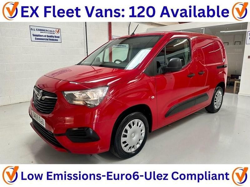 Red Used 2019 Vauxhall Combo Sportive MPV | £8,900 (Fair price) - Image 1/3