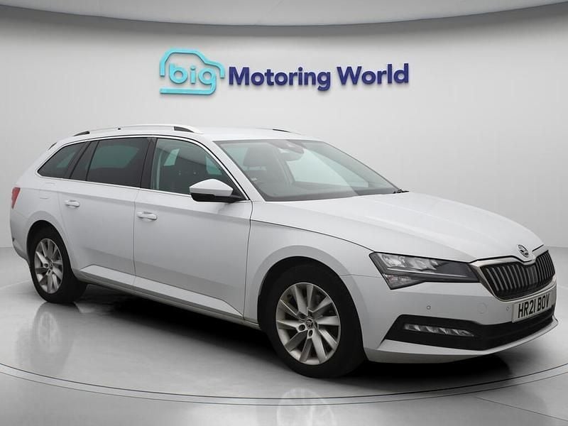 White Used 2021 Skoda Superb SE Technology Estate | £16,200 (Good price) - Image 1/4