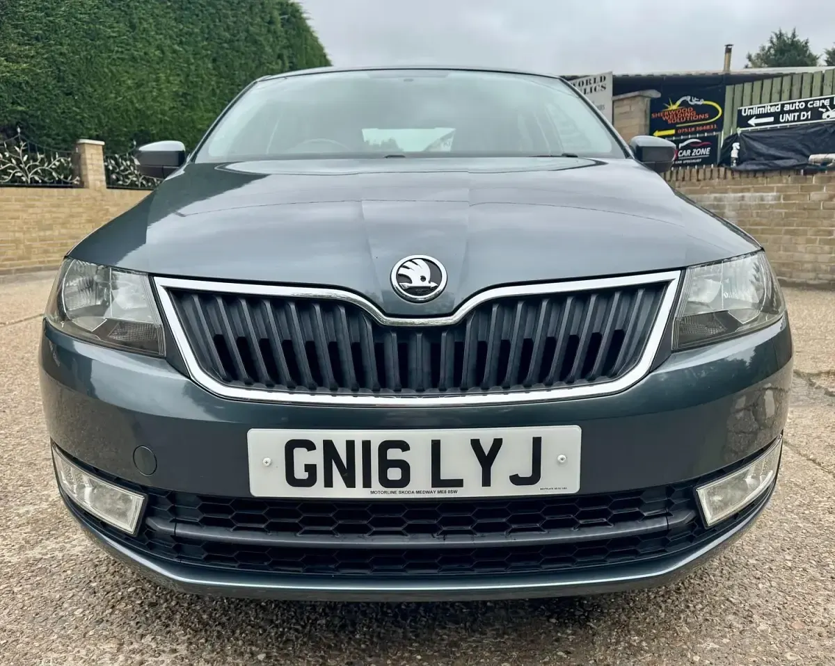 Used Skoda Rapid SE 125 HP (91 kW) 2016 Grey Hatchback