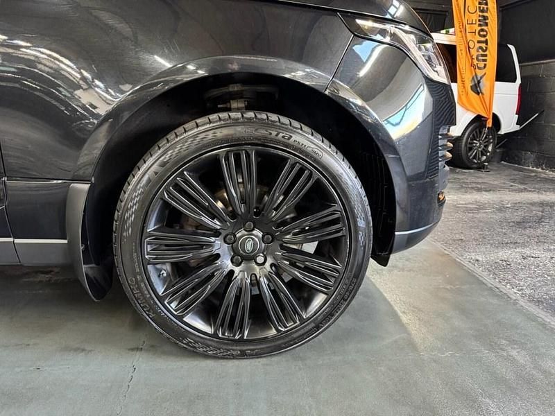 Used Land Rover Range Rover Vogue 258 HP (189 kW) 2018 Black SUV