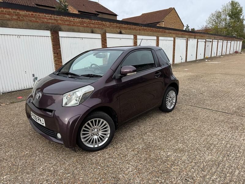 Purple Used 2009 Toyota iQ Hatchback | £1,900 (Fair price) - Image 1/4