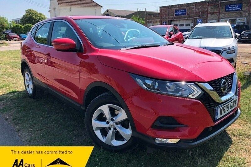 Red Used 2019 Nissan Qashqai Acenta Premium SUV | £11,495 (Super price) - Image 1/1