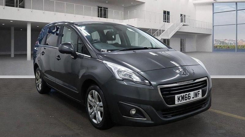 Used Peugeot 5008 Active 120 HP (88 kW) 2016 Grey MPV