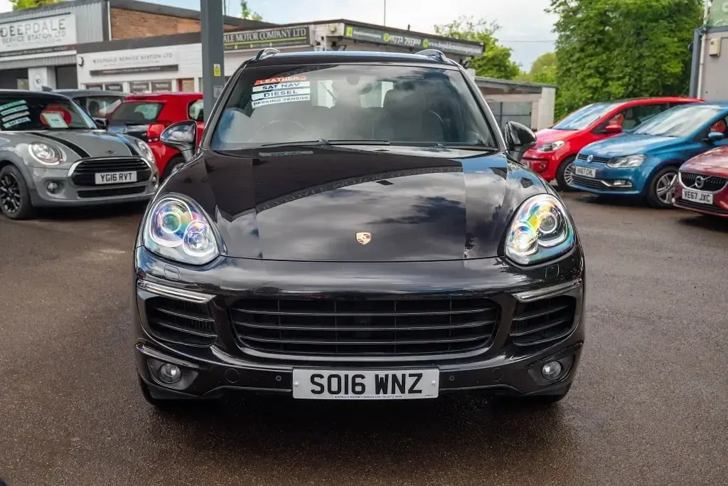 Usado Porsche Cayenne 2016 Preto SUV