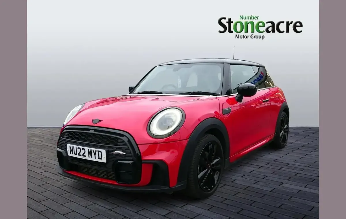 Usado Mini Cooper Hatch 134 CV (98 kW) 2022 Rojo Utilitario