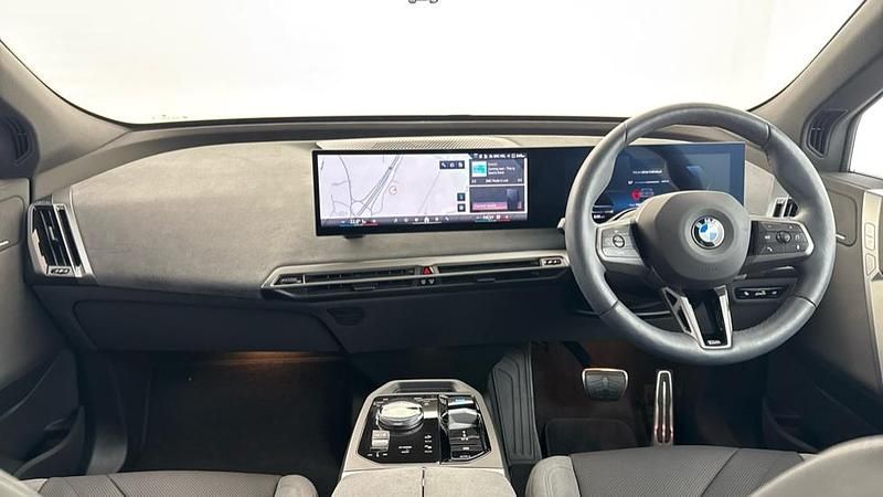 Usado BMW iX M Sport 295 kW (402 CV) 2025 Gris SUV