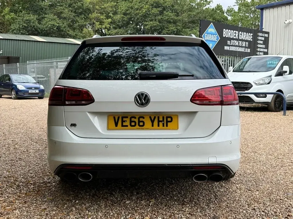 Used VW Golf VII R 295 HP (216 kW) 2016 White Estate