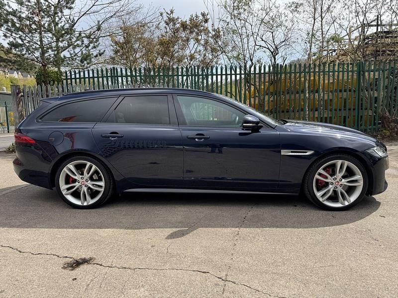 Used Jaguar XF Sportbrake S 300 HP (220 kW) 2019 Blue Estate
