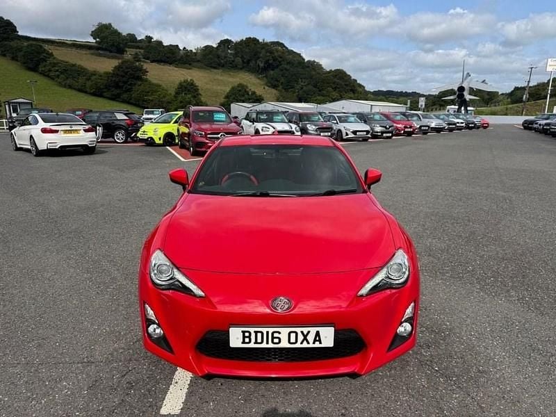 Used Toyota GT86 GT 200 HP (147 kW) 2016 Red Coupe