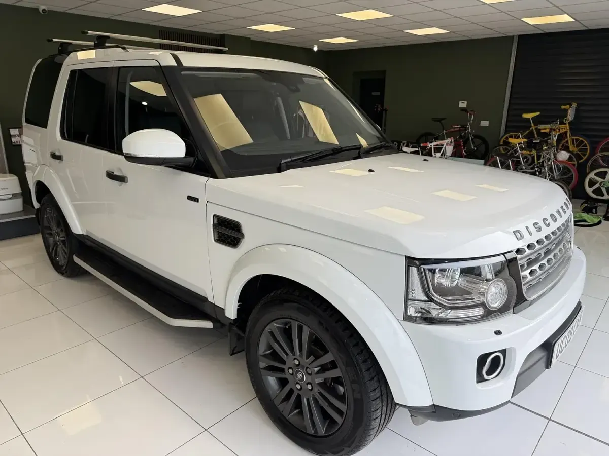 Used Land Rover Discovery 4 Graphite 256 HP (188 kW) 2016 White SUV