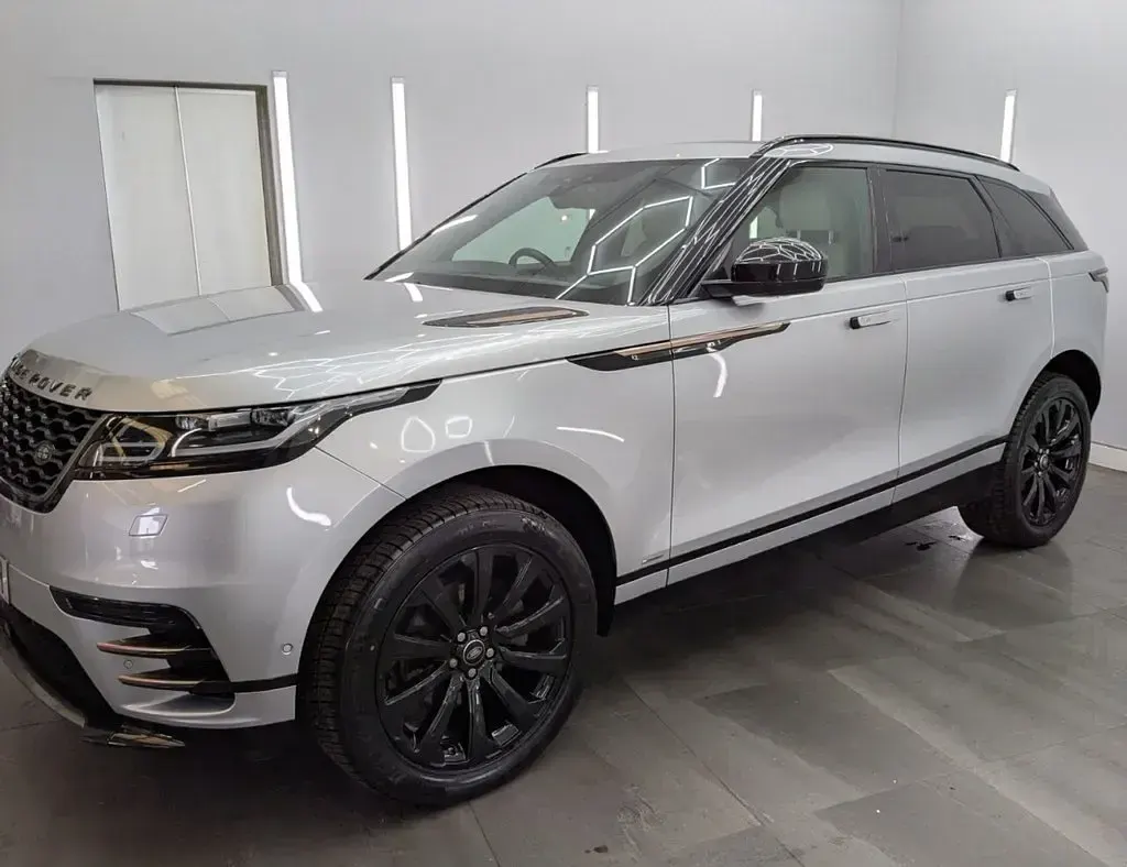 Used Land Rover Range Rover Velar SE Dynamic 180 HP (132 kW) 2019 Silver SUV