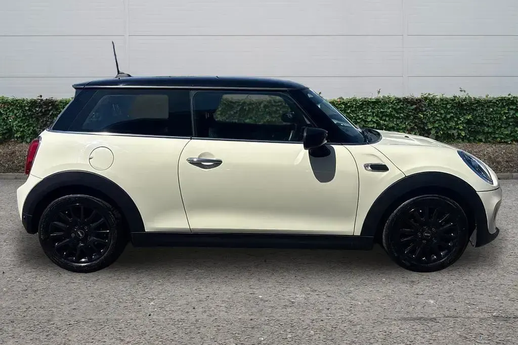 Used Mini Cooper Classic 2020 White Hatchback