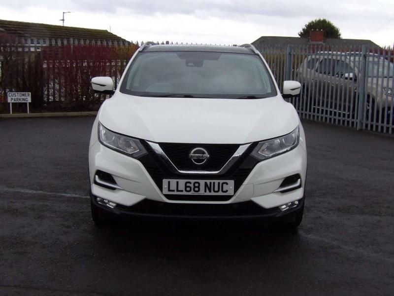 Used Nissan Qashqai N-Connecta 2018 White SUV