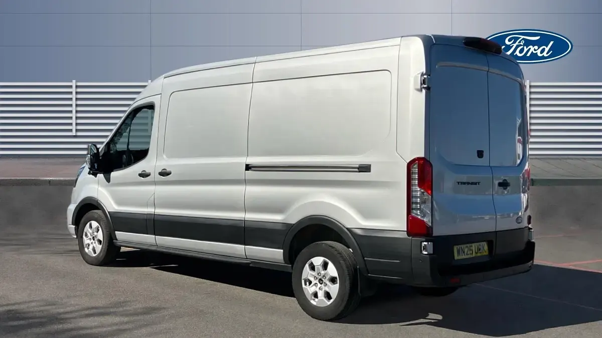 Begagnad Ford Transit Limited 165 HK (121 kW) 2025 Van