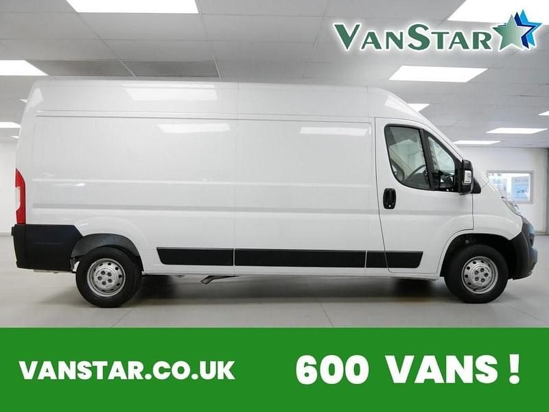 White Used 2023 Citroën Relay Van | £19,889 (Fair price) - Image 1/4