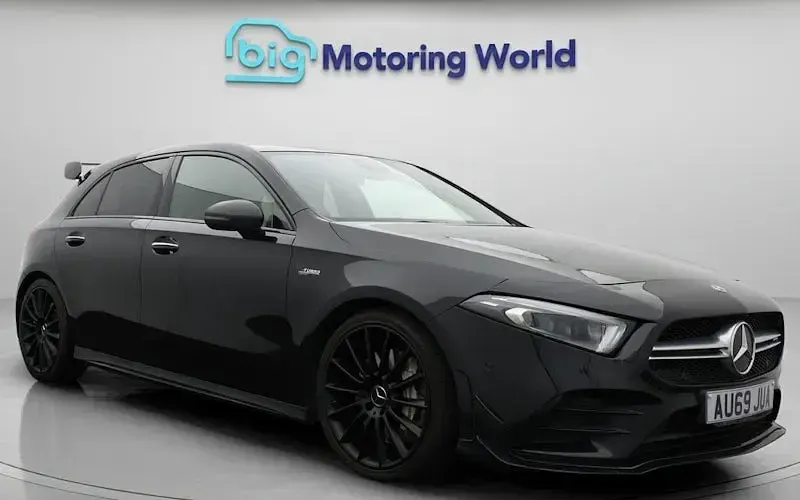 Begagnad Mercedes A35 AMG Premium Plus 306 HK (225 kW) 2022 Halvkombi