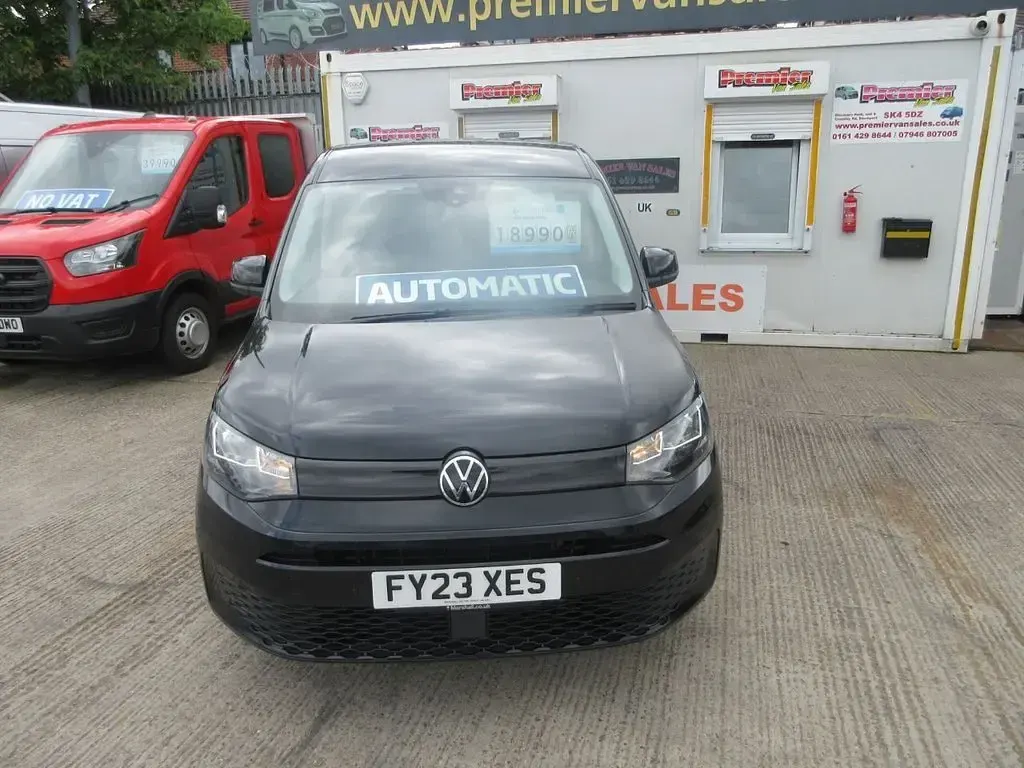 Used VW Caddy Pro 120 HP (88 kW) 2023 Black MPV