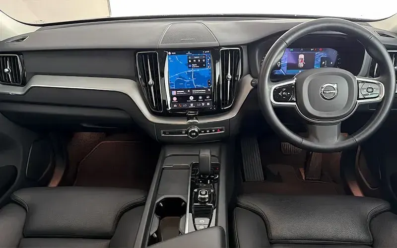Used Volvo XC60 Plus 197 HP (144 kW) 2023 Grey SUV